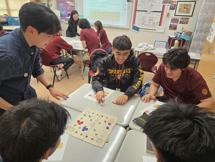 사진자료1(미국 학생들과 수업하며 영어수업 전문가로 성장!)