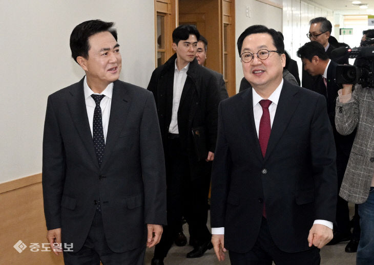 20260121-이장우 김태흠 회동1