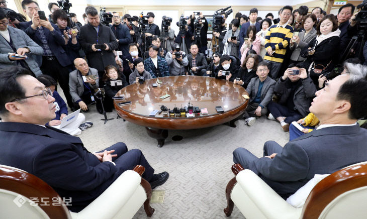 20260121-이장우 김태흠 회동4