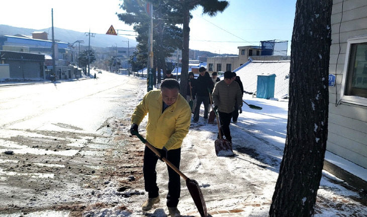 769050087186.1920559041_666832435869735