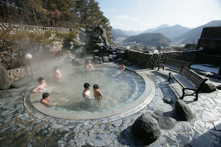 260128 수안보 앙성 온천 레트로힐링 여행지로주목 (2)