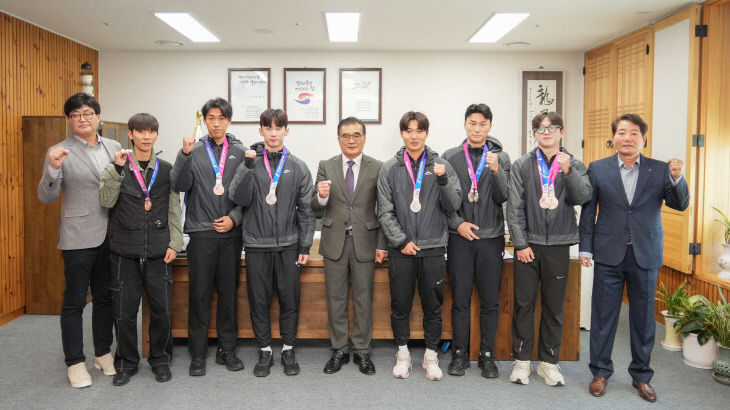 서천군청 소속 육상.태권도 선수단