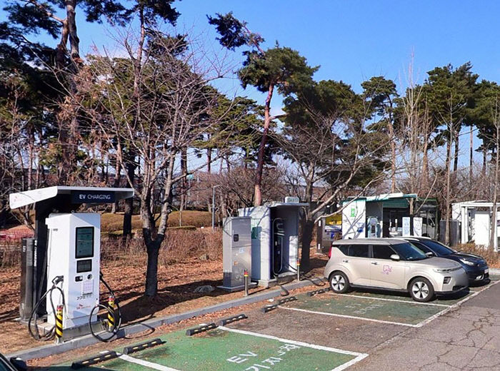 성남시청 야외 주차장 전기차 충전 구역