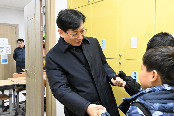 1 최훈식 군수 사회복지 시설 위문 (2)