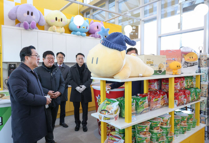 5. 유성복합터미널에 꿈돌이와 대전여행 개소2