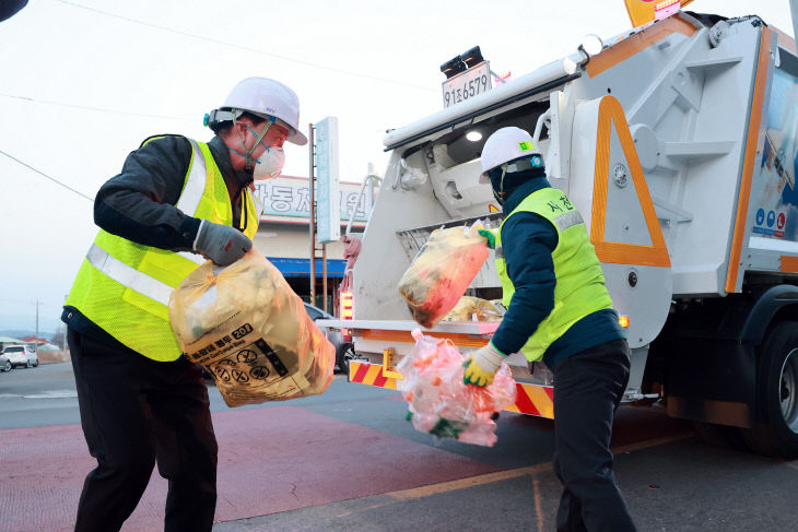 환경공무직 간담회 및 생활폐기물 수거07