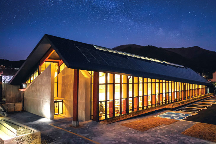 고창 황윤석도서관 전경(야경)