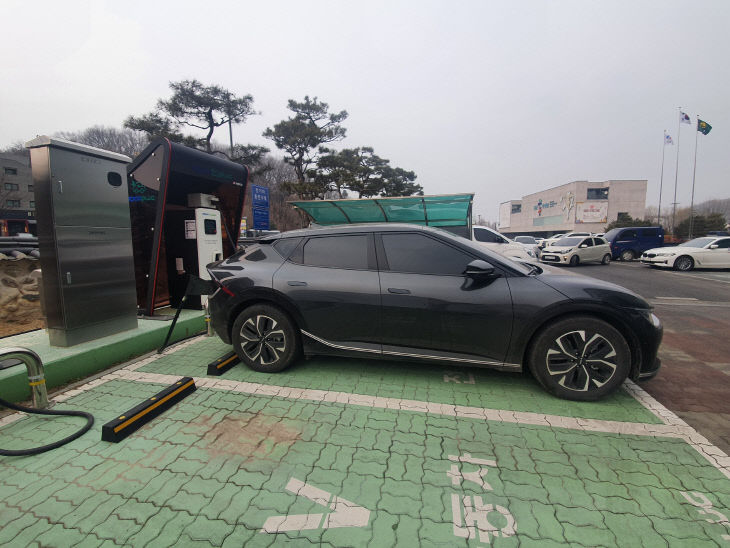 기후에너지과(전기차 충전 모습)