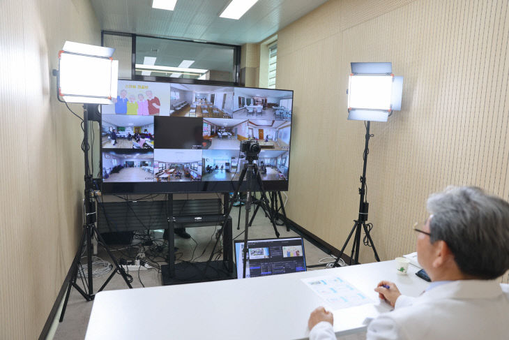 건강 강좌를 진행하는 최병용 단양군보건의료원장(2)