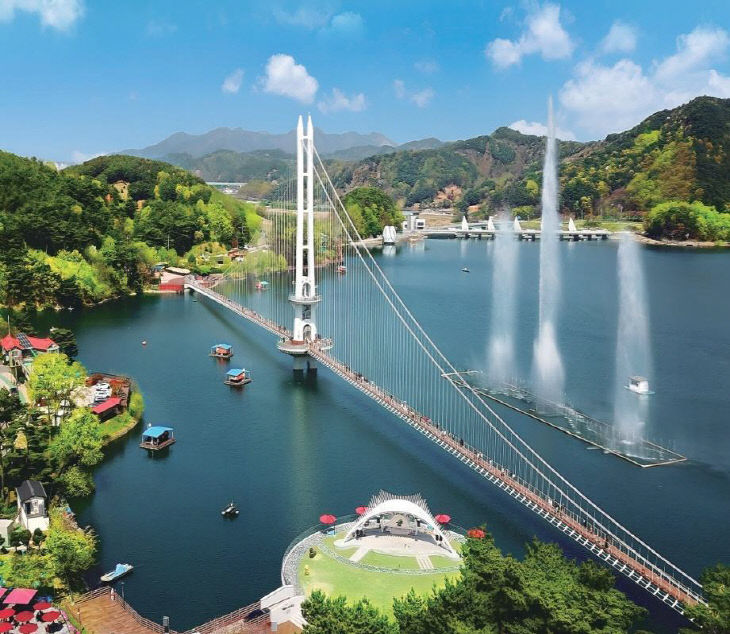 1.예당호 출렁다리 전경