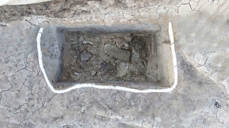 사진2_횡적이 출토된 구덩이