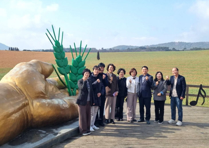 7425093467964792969_2525370726