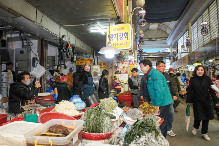 16. 경제관광과-설 명절 맞이 전통시장 방문