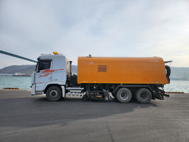 울산항 분진흡입차 운영