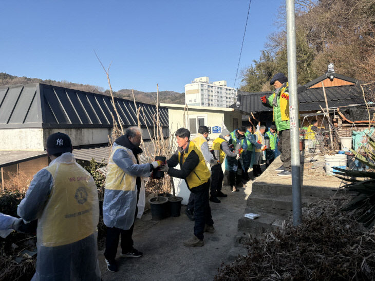 금학동 연탄봉사 사진 (1)