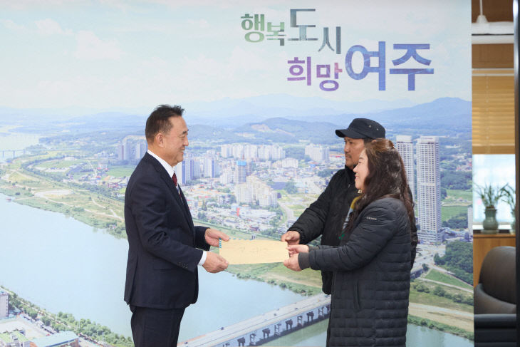 06-여주시범시민대칙위 결의문 전달(1)