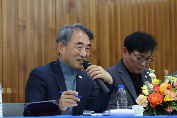 7426239781456834067_3712225363