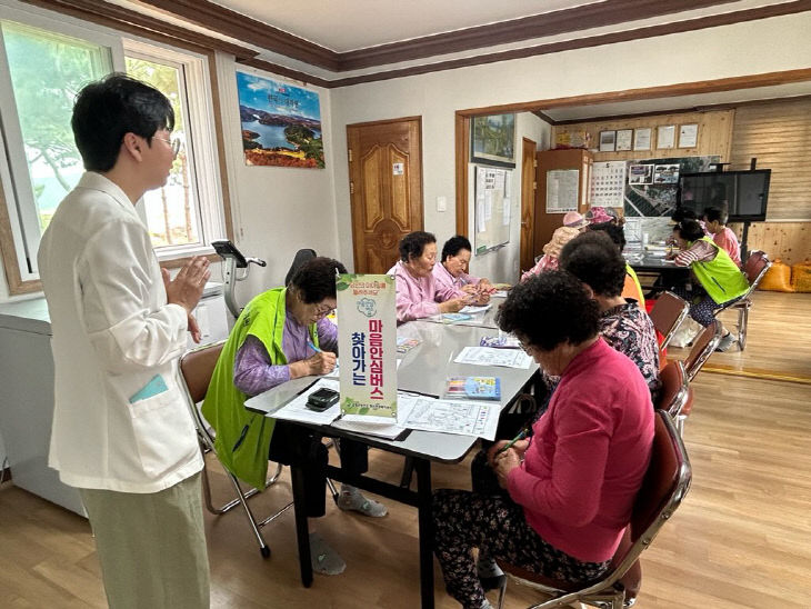 사진자료 2(마음안심버스 활동 모습)