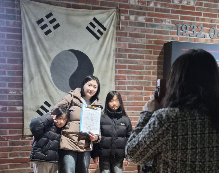 10.겨울방학 가족 프로그램 운영 모습(전시실 미션활동_부흥원)