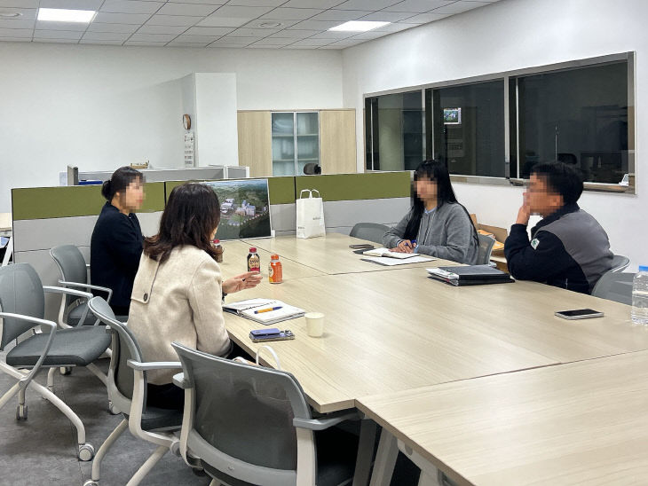 8.일자리 상담 사진