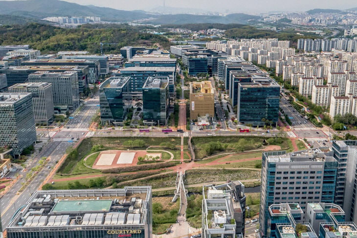 주택과-성남시 판교 봇들저류지 전경