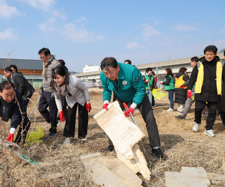 2.11(김해시, 설 연휴 앞두고 환경정화활동 추진)2