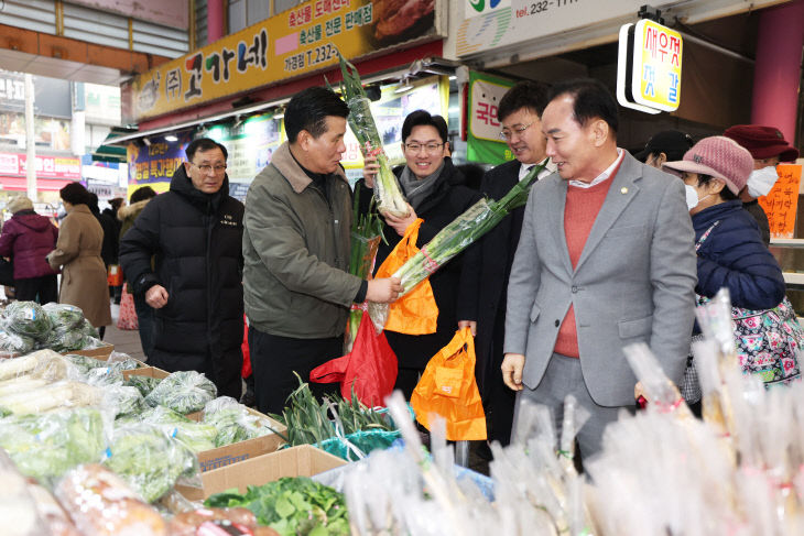 청주시의회, 설 명절 전통시장 장보기 행사 추진
