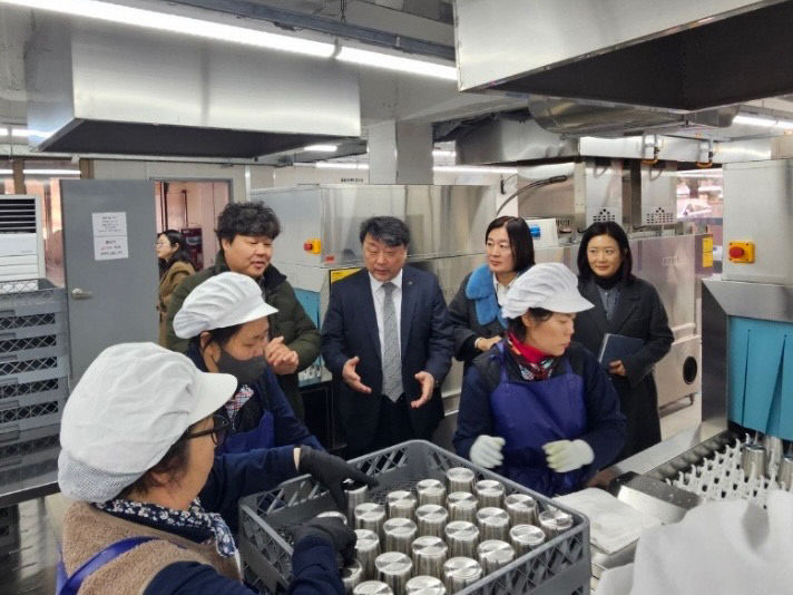 5.설 명절 맞이 자활근로사업단 방문 모습