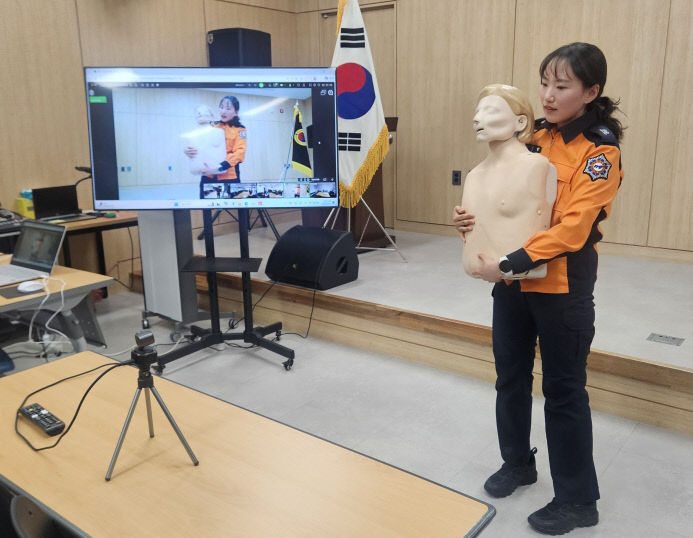 사본 - 관련사진(스마트 경로당 운영)