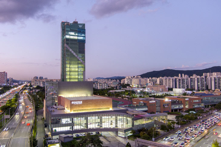 1-3. 용인포은아트홀 전경 (1)