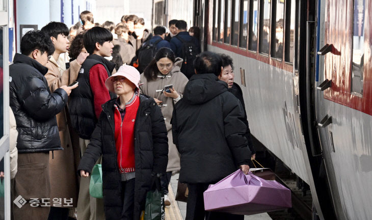 20260218-대전역 귀경객 인파2