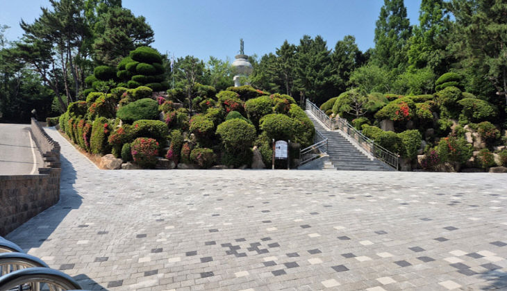 충혼탑 진입로 공사 완료