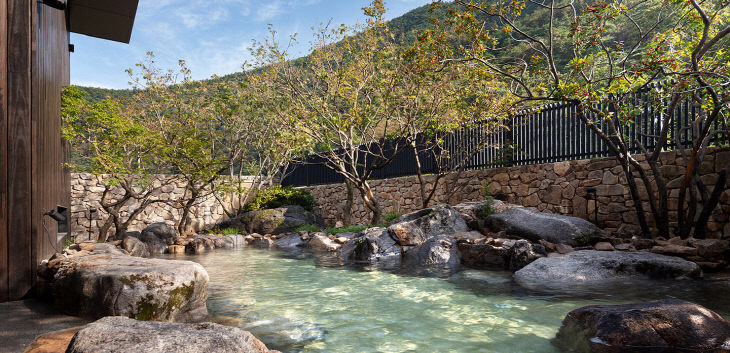 수안보 유원재 전경.(충주시 제공)