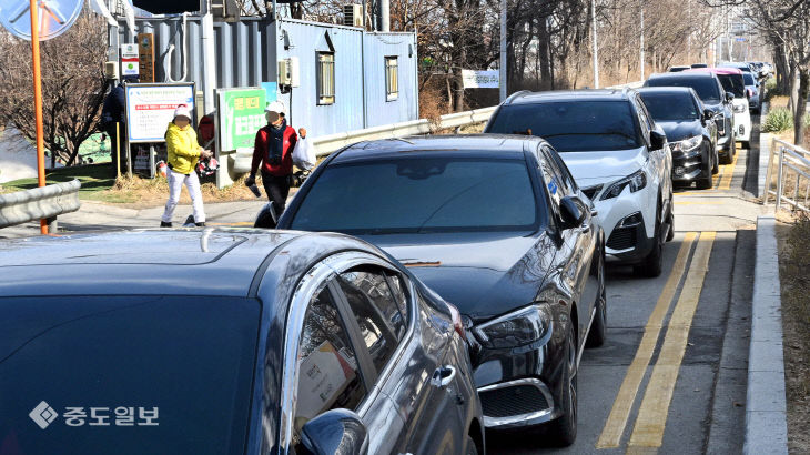 20260226-파크골프장 인근 불법 주정차 극심1