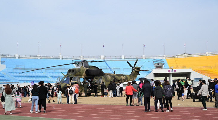 지난 헬기탑승 및 전시회 장면 (1)