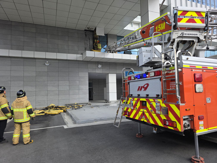 제천소방서 대원들 긴급 현장 출동 사진