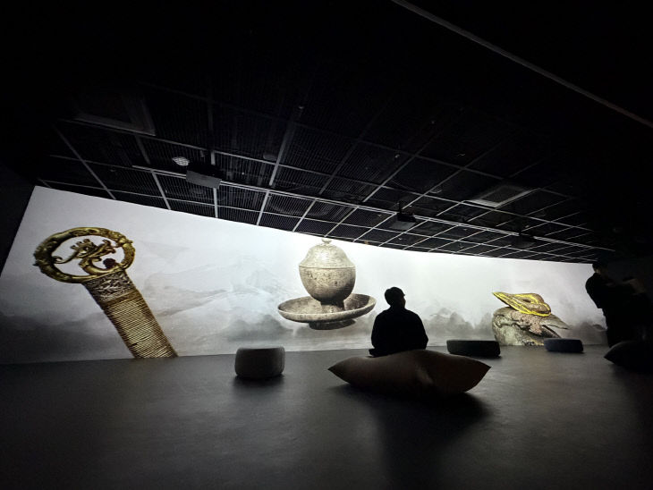 전시장 비단뜰 (1)