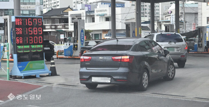20260303-중동 불안에 주유차량 증가