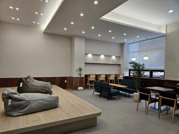 영산대학교 복합문화 휴게공간 ‘영산마루'.