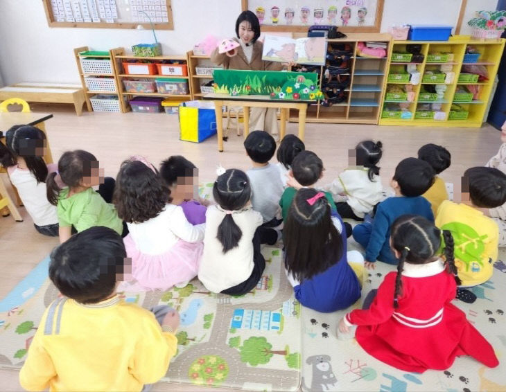 중앙도서관(장애전담어린이집 동화구연 프로그램 진행) (1)