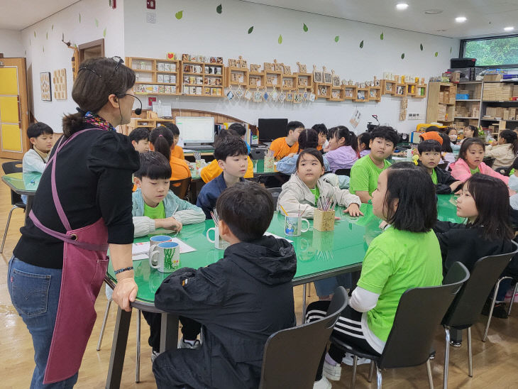 나만의 에코컵만들기 프로그램을 운영하고 있다