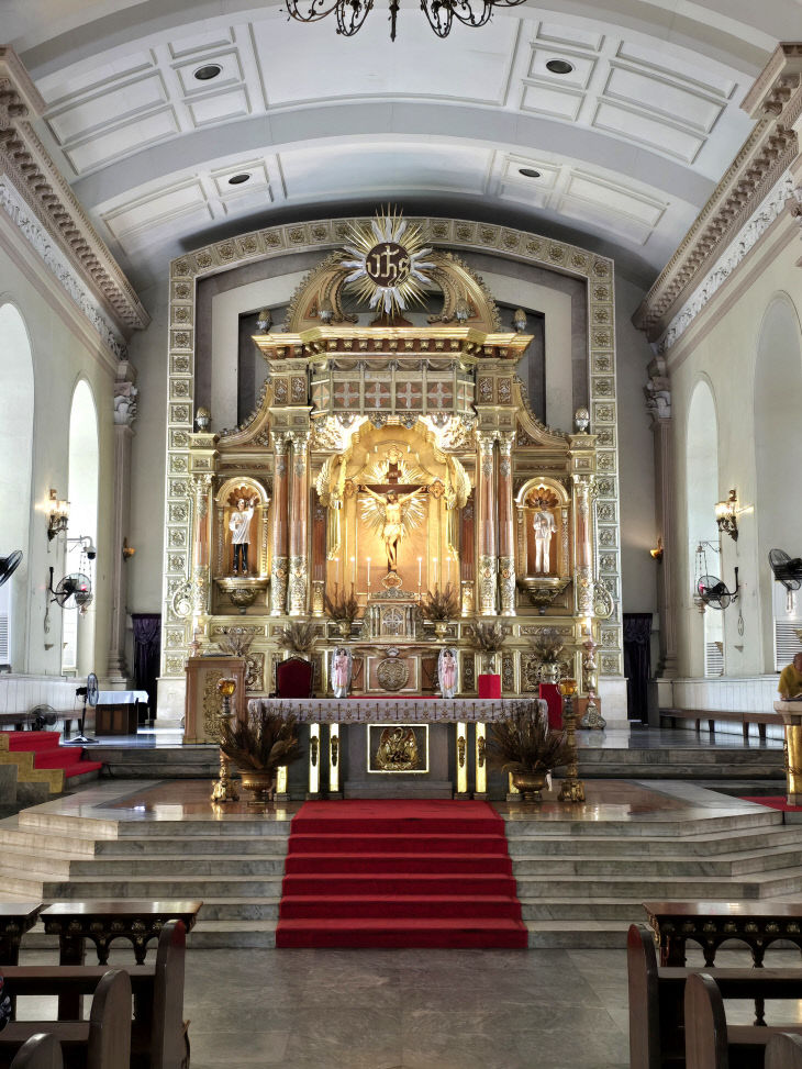 마닐라 대성당 내부