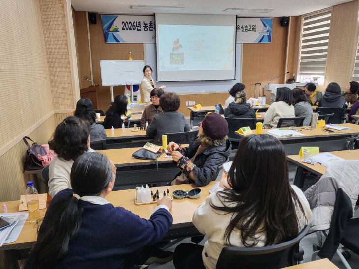 8.원예치유 실습 교육 모습