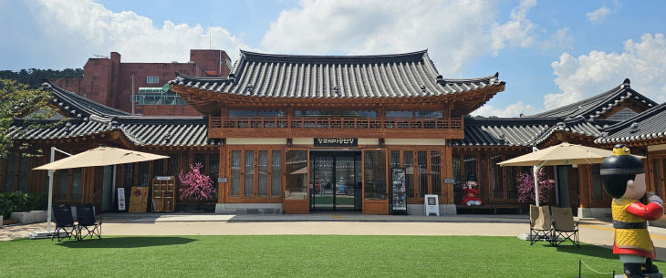 이미지_(2)정조테마공연장 전경