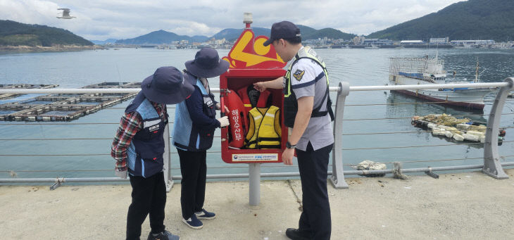 25년 연안안전지킴이 활동 중인 모습