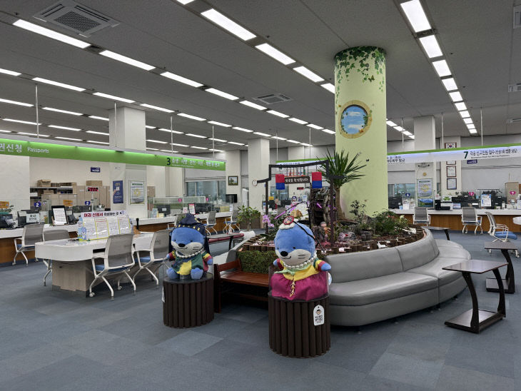 시청 민원여권과 전경