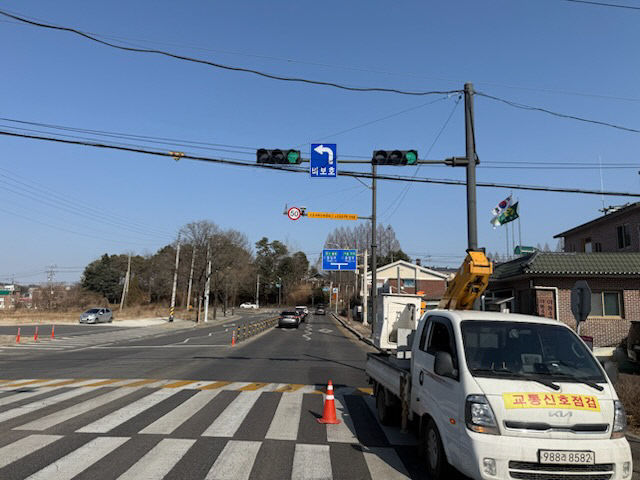 추진_신호제어기 교체 사진