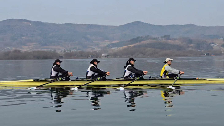 8.예당호 조정훈련장에서 훈련 중인 예산군 조정팀