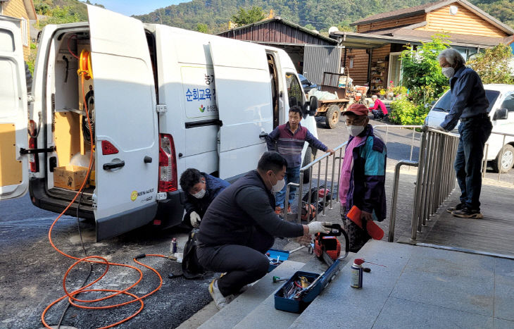 순창 0316 - 오지마을 대상 농업기계 수리