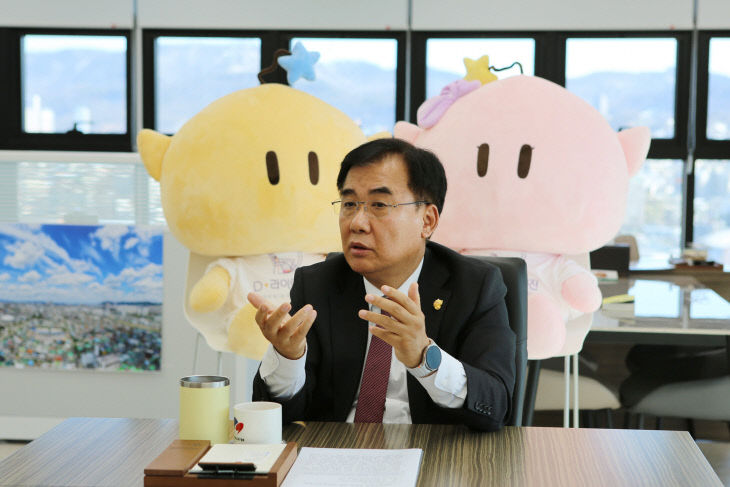 중도일보 인터뷰 사진 (1)